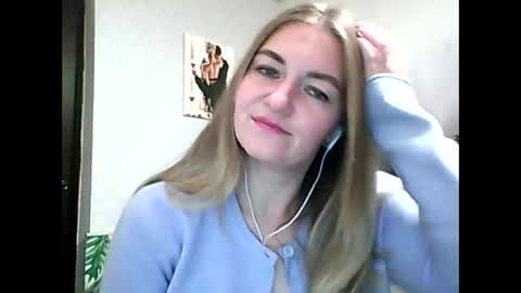 Snapshot of candyolime chatting on October 3, 8:50 pm Daisy online show from October 3, 8:50 pm