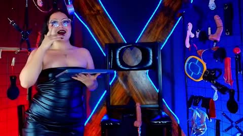 candyqueen_bdsm_ online show from February 6, 4:06 am