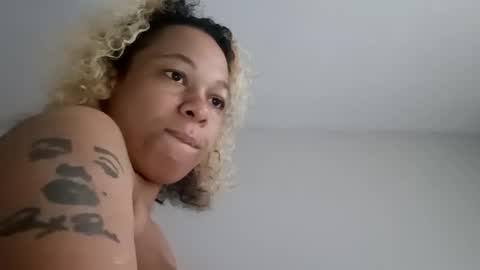 candyredxo2024 online show from September 12, 4:18 pm
