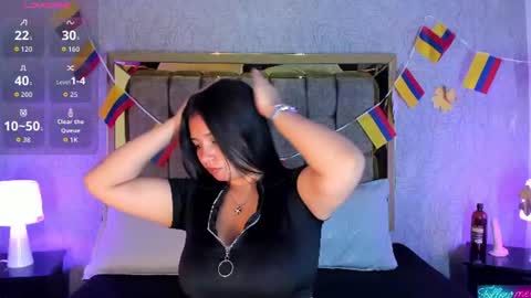 Snapshot of candys_victoria chatting on June 18, 4:02 am Candys Victoria online show from June 18, 4:02 am