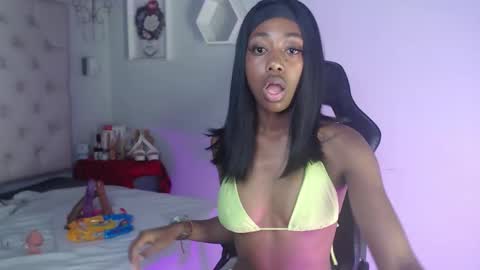 Snapshot of candyy_ebony chatting on November 26, 7:42 am Candy Ebony online show from November 26, 7:42 am