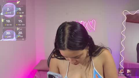 Snapshot of candyy_tay1 chatting on November 12, 11:32 am CANDYY online show from November 12, 11:32 am