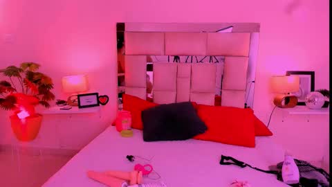 Snapshot of candyygirl_1 chatting on September 29, 7:08 pm Candy online show from September 29, 7:08 pm