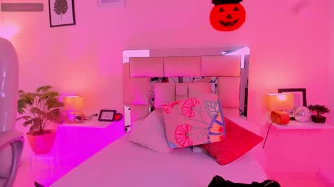 Snapshot of candyygirl_1 chatting on October 8, 7:11 pm Candy online show from October 8, 7:11 pm