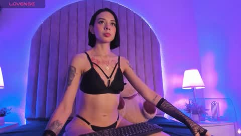 Snapshot of candyylovee_ chatting on September 17, 8:32 pm U Sweet Candy Love online show from September 17, 8:32 pm