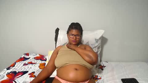 Snapshot of candyyumsaerolaxx chatting on June 2, 7:27 pm candyyumsaerolaxx online show from June 2, 7:27 pm