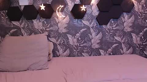 Mia online show from March 13, 3:57 am