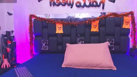 Aura  online show from October 17, 11:57 am