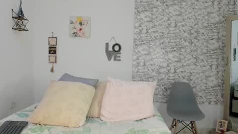 Snapshot of canhela1 chatting on March 17, 1:47 pm Canhela online show from March 17, 1:47 pm