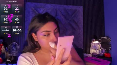 GABRIELA LOPEZ online show from October 7, 4:20 am