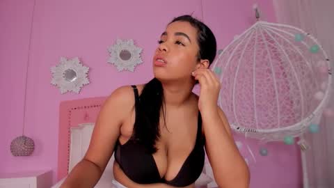 Snapshot of cannelasmith chatting on October 9, 7:34 pm cannelasmith online show from October 9, 7:34 pm