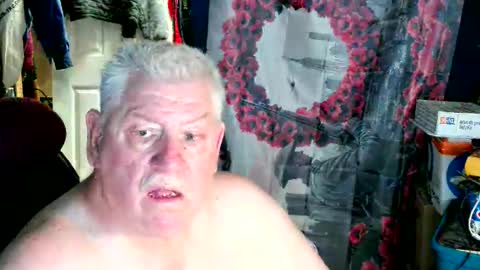 canoelicker69 online show from June 10, 4:17 pm