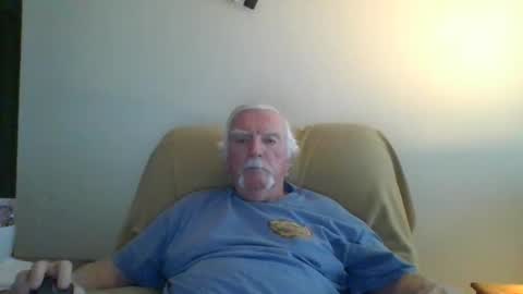 Snapshot of capecod21 chatting on January 12, 5:01 pm capecod21 online show from January 12, 5:01 pm