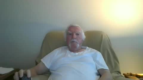 Snapshot of capecod21 chatting on February 2, 1:41 pm capecod21 online show from February 2, 1:41 pm