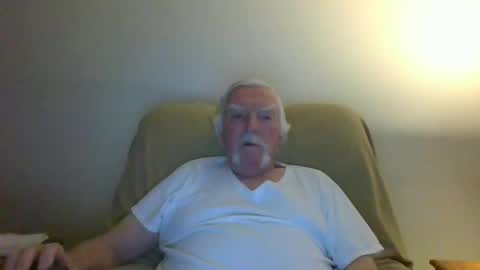 Snapshot of capecod21 chatting on February 9, 11:58 am capecod21 online show from February 9, 11:58 am