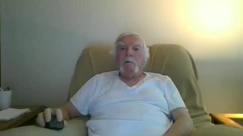 Snapshot of capecod21 chatting on February 16, 2:10 pm capecod21 online show from February 16, 2:10 pm