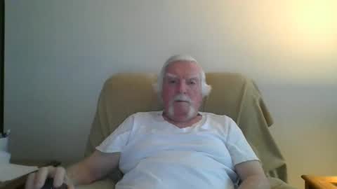 Snapshot of capecod21 chatting on February 23, 1:21 pm capecod21 online show from February 23, 1:21 pm