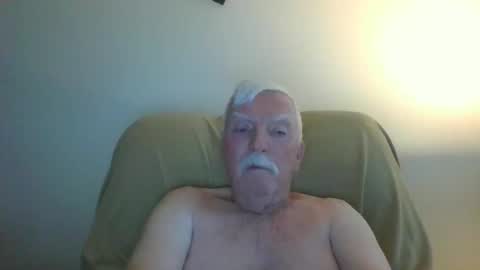 Snapshot of capecod21 chatting on November 28, 1:03 pm capecod21 online show from November 28, 1:03 pm