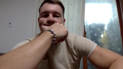 Snapshot of capt_oliver chatting on February 14, 3:25 am follow my twitter online show from February 14, 3:25 am