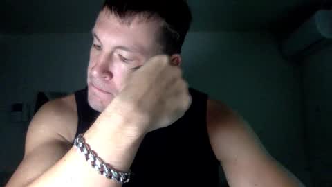 Snapshot of capt_oliver chatting on February 20, 6:26 am follow my twitter online show from February 20, 6:26 am