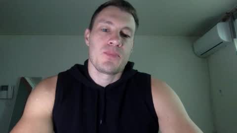 Snapshot of capt_oliver chatting on February 21, 4:46 am follow my twitter online show from February 21, 4:46 am