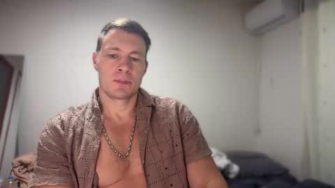 Snapshot of capt_oliver chatting on February 25, 5:17 am follow my twitter online show from February 25, 5:17 am