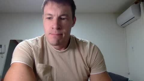 Snapshot of capt_oliver chatting on March 6, 4:53 am follow my twitter online show from March 6, 4:53 am