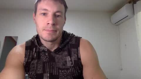 Snapshot of capt_oliver chatting on March 10, 4:50 am follow my twitter online show from March 10, 4:50 am