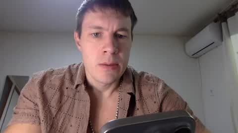Snapshot of capt_oliver chatting on March 23, 3:54 am follow my twitter online show from March 23, 3:54 am