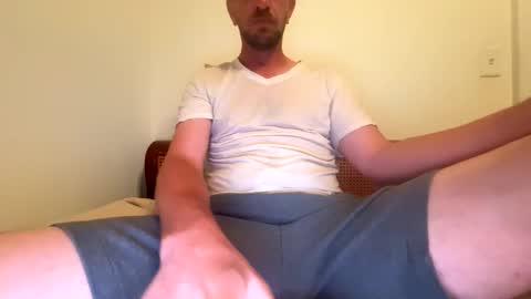 Snapshot of captainbits chatting on March 28, 12:49 pm captainbits online show from March 28, 12:49 pm