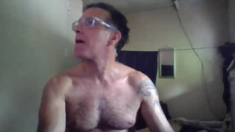 captainfox_ online show from June 3, 6:46 pm