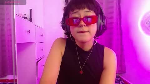 Snapshot of caraenaranja chatting on October 12, 3:38 am Amy online show from October 12, 3:38 am