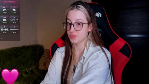 Snapshot of caramel_95 chatting on March 24, 8:14 pm caramel_95 online show from March 24, 8:14 pm