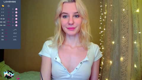 Snapshot of caramel_pie_ chatting on December 29, 6:49 pm caramel online show from December 29, 6:49 pm