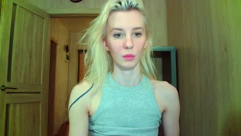 Snapshot of caramel_pie_ chatting on January 12, 7:53 pm caramel online show from January 12, 7:53 pm
