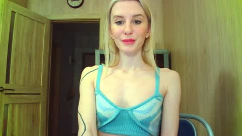 Snapshot of caramel_pie_ chatting on January 19, 6:43 pm caramel online show from January 19, 6:43 pm