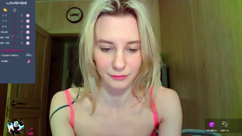 Snapshot of caramel_pie_ chatting on February 12, 8:07 pm caramel online show from February 12, 8:07 pm