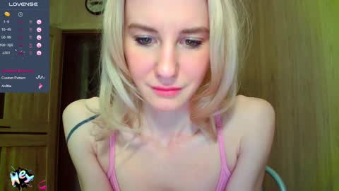 Snapshot of caramel_pie_ chatting on March 1, 7:26 pm caramel online show from March 1, 7:26 pm