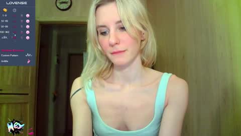 Snapshot of caramel_pie_ chatting on March 6, 6:48 pm caramel online show from March 6, 6:48 pm
