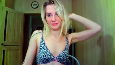 Snapshot of caramel_pie_ chatting on September 9, 7:24 pm caramel online show from September 9, 7:24 pm