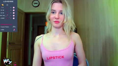 Snapshot of caramel_pie_ chatting on September 19, 6:30 pm caramel online show from September 19, 6:30 pm