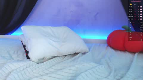 Viola Marika and Visma  online show from October 16, 12:17 pm