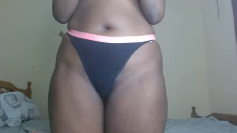 Snapshot of caramelebony_ chatting on March 2, 1:38 pm caramelebony_ online show from March 2, 1:38 pm