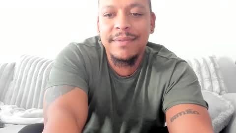 Snapshot of caramelizedzeus chatting on October 15, 6:19 pm caramelizedzeus online show from October 15, 6:19 pm