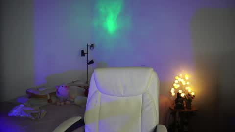              online show from March 7, 9:07 am