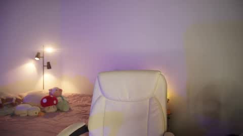              online show from March 8, 9:17 am