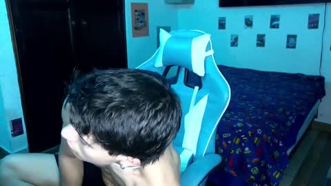 Snapshot of carapalida9008 chatting on December 3, 4:39 pm carapalida9008 online show from December 3, 4:39 pm