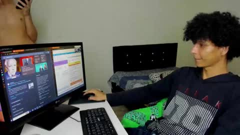 Carlos and Cristian  online show from September 17, 6:04 am