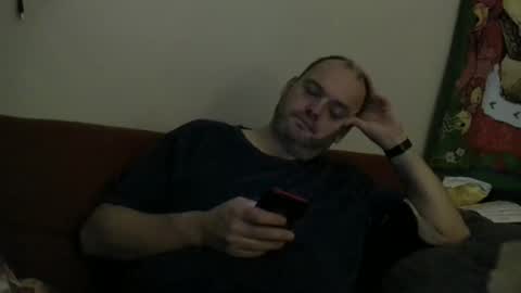 Snapshot of caressonnous chatting on December 5, 1:47 am louis online show from December 5, 1:47 am