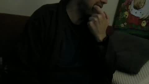 Snapshot of caressonnous chatting on December 6, 1:07 am louis online show from December 6, 1:07 am